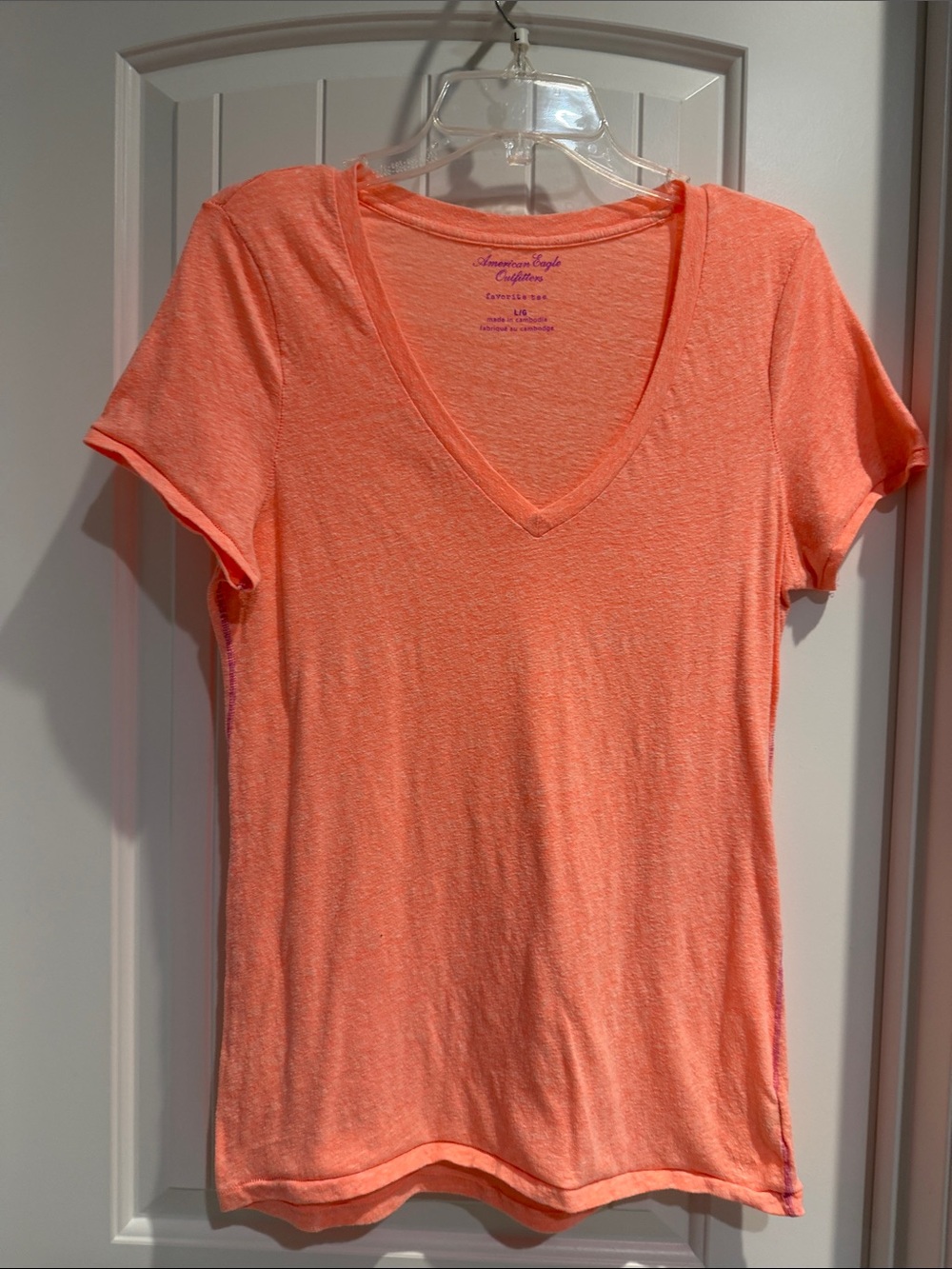 American Eagle Outfitters Coral-Orange V-Neck Short Sleeve Tee